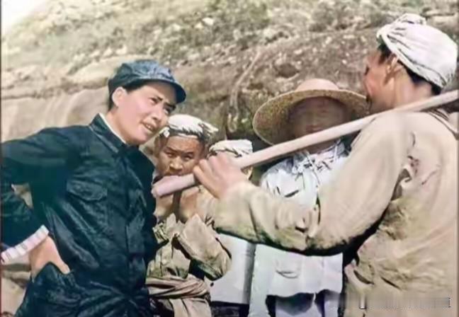 四言诗·露宿
(1917年7月，24岁)

沙滩为床，
石头当枕，
蓝天做帐，