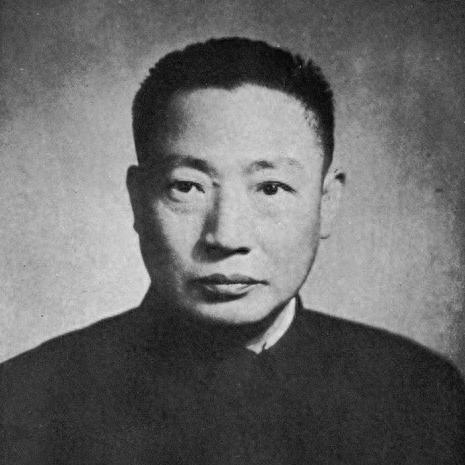 1945年8月，日本广播宣布投降那天，重庆嘉陵江畔的军统本部里，毛人凤把一份《情