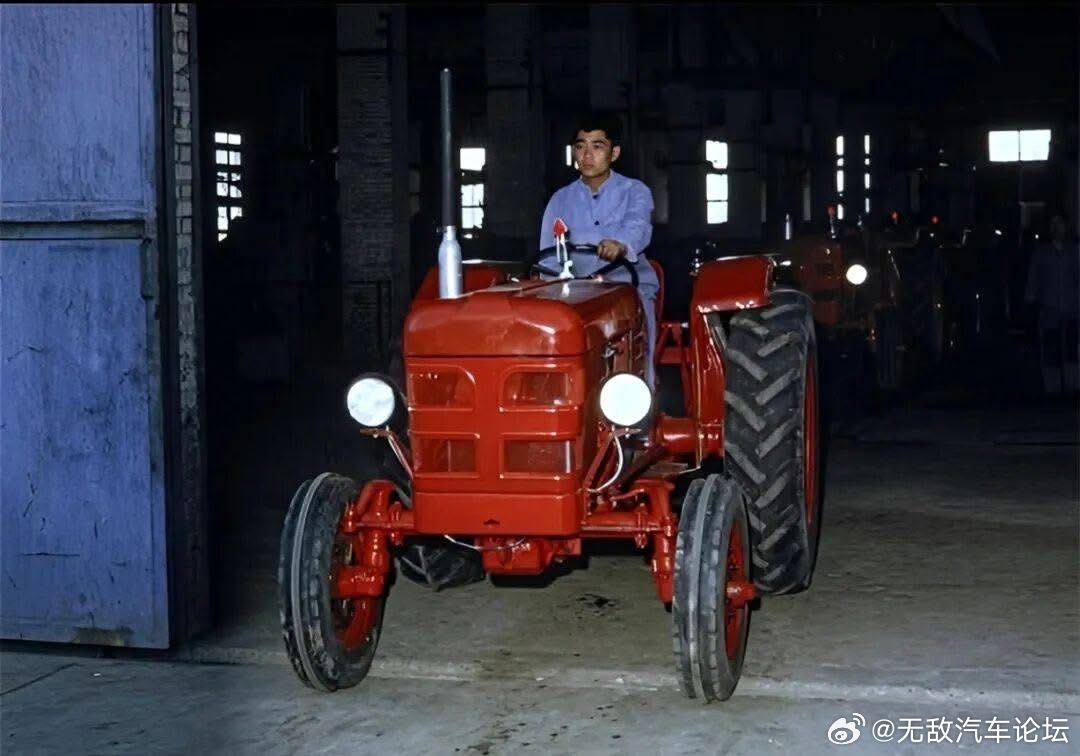 回到1973！由中国第一拖拉机厂生产的（东方红/東方紅）牌系列拖拉机！由苏联老大