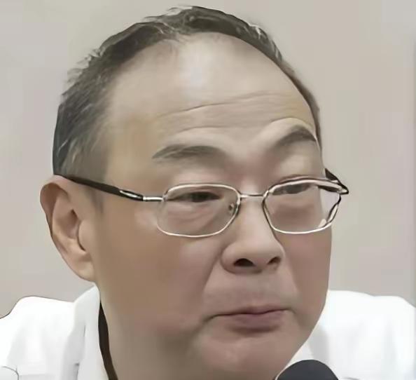 金灿荣教授有个观点挺扎心的：日本首相那些道歉，往往跟着内阁政治需要打转，工具味儿