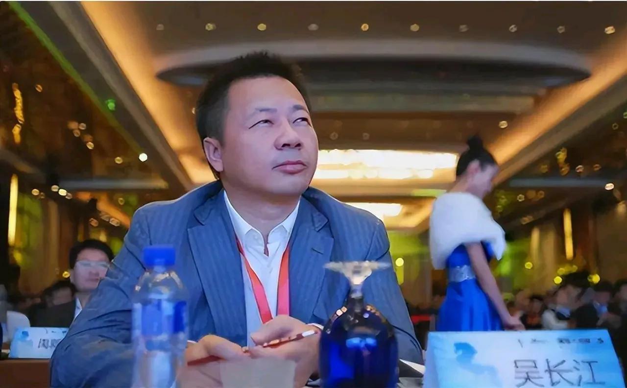 雷士照明创始人吴长江，因为赌博葬送了几百亿和10年青春，如今重新回归社会的他，历