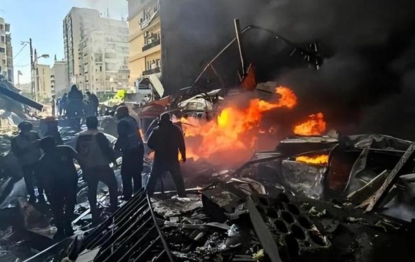 内塔尼亚胡这是把中东往火坑里推，说好的停火说撕就撕，眼看美伊刚达成停火协议，以色