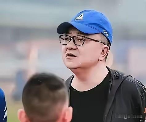 董路与孙臣曦家长反目事件始末：
​董路的小将孙臣曦，其与董路及中国足球小将团队从