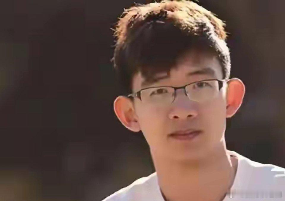 “北大学霸”刘嘉森一语惊人！他说：“我的同学里，父母有钱有势的大有人在，父母是博