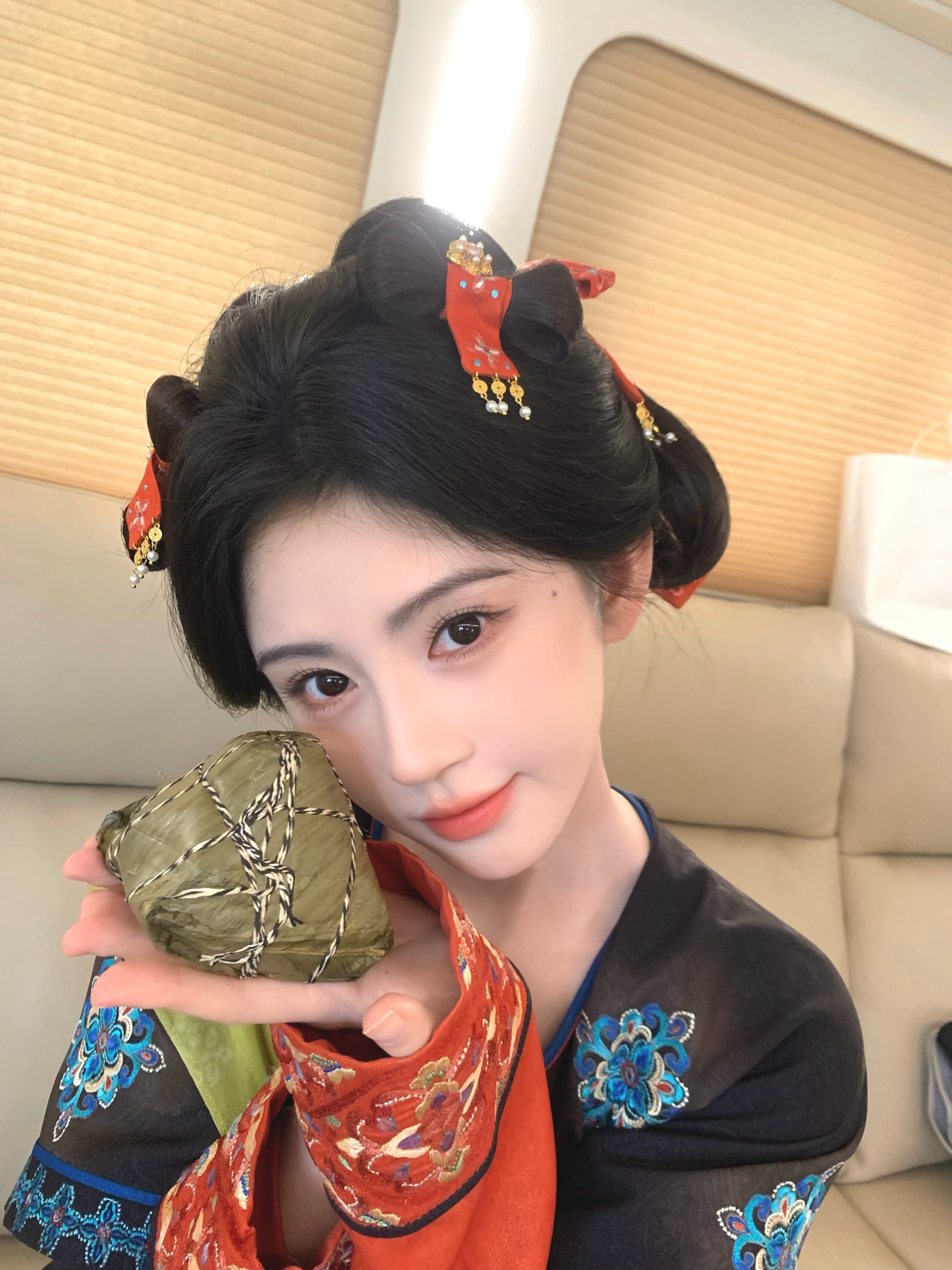 鞠婧祎阿黛 jjy鞠婧祎来战 “听你吟这残冬，等到暮色退场迎来烟火时陪你看冬日盛