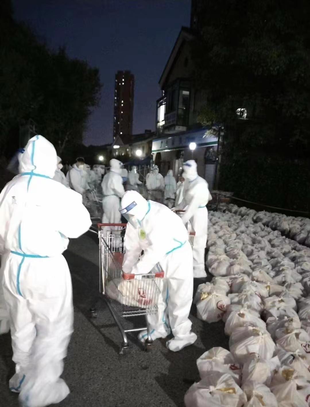 大家还记得这一年吗这些留存下来的照片，如今看來更像是一份特殊的纪念章。它见证了一