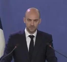 欧洲乌克兰战争出钱出力，还被断了能源通道，结果呢连上谈判桌的资格都没。老大太伤小