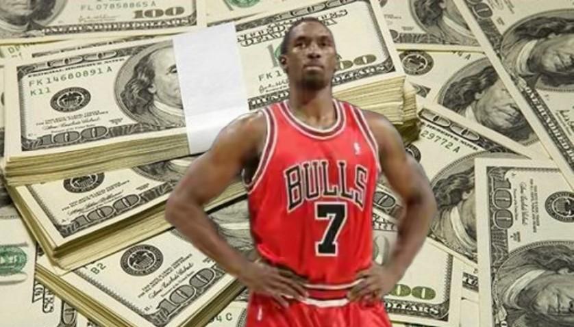 微波炉一开，三分就炸。
新秀年投进226个三分，公牛队史至今没人能破。
替补上场