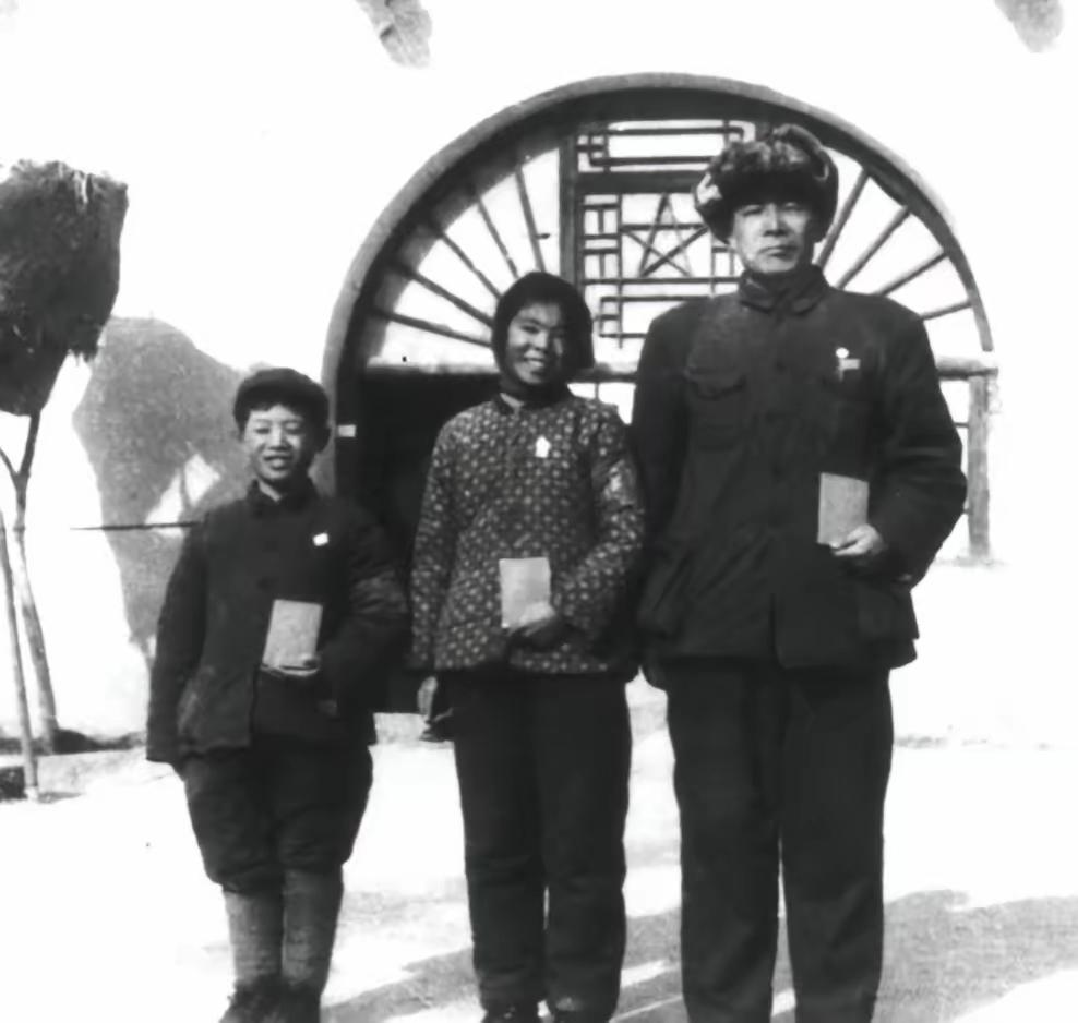 1974年，兰州军区司令韩先楚上将刚刚上任不久，就听说：“几年前，红15军团的1