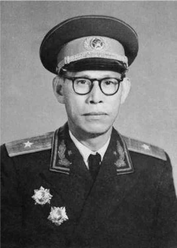 马白山，原名马家声，海南澄迈人，开国少将，是琼崖革命二十三年红旗不倒的重要领导人