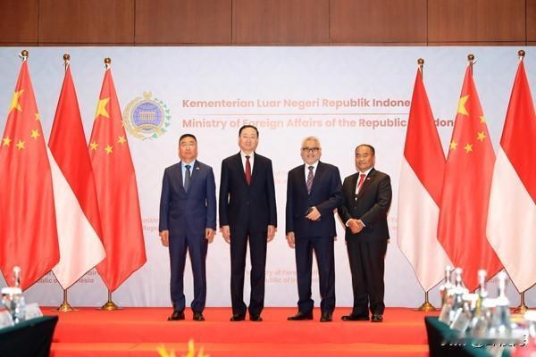 美菲加紧勾连，中方高层兵分两路飞往菲邻国，破局南海包围圈

最近这段时间，南海局
