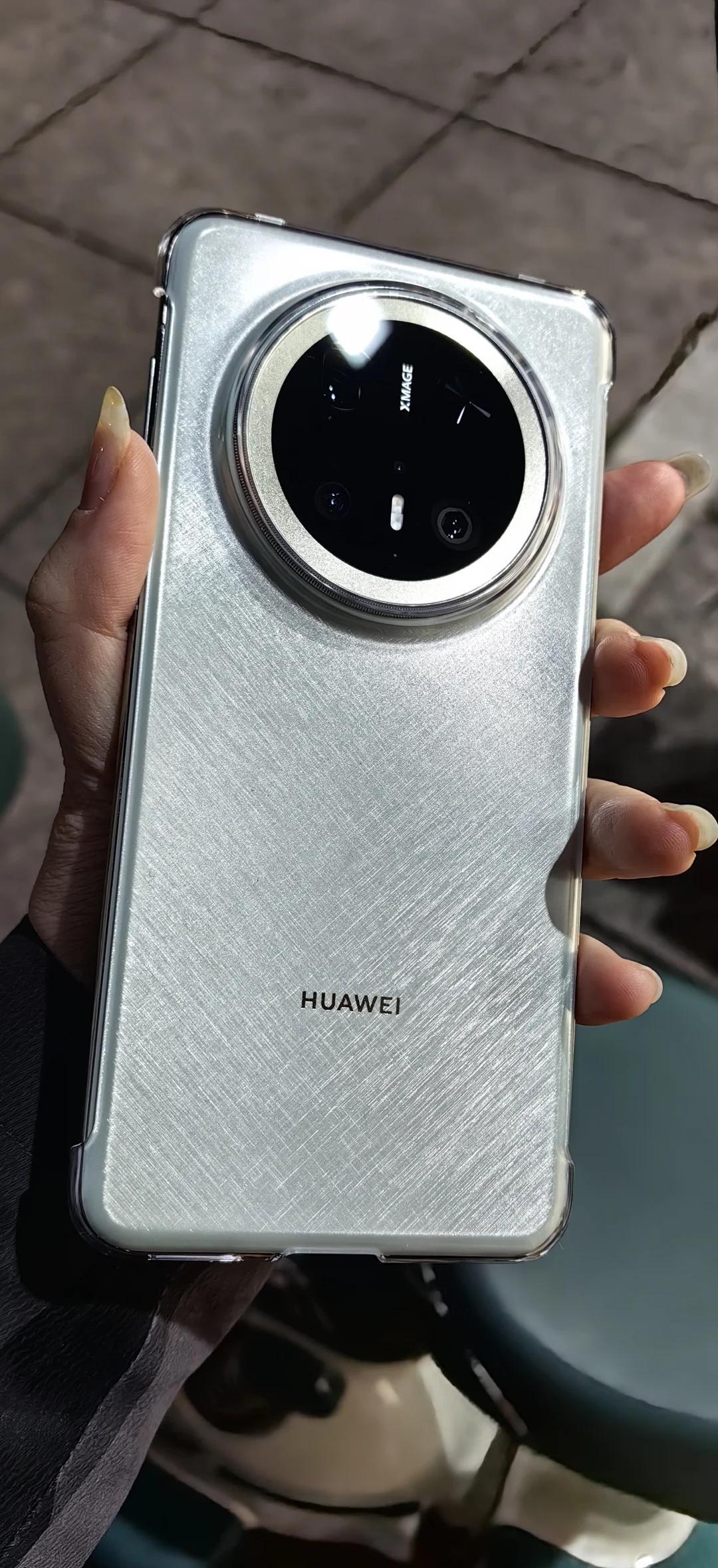 Mate70pro+不愧是一代机皇，妥妥的水桶机，用接近一年的时间，电池效率依旧