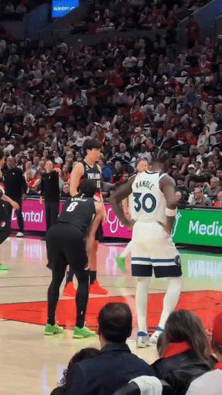 杨瀚森NBA首分来了！但看了直播，作为球迷却乐不出来！速度太慢，什么动作都感觉慢