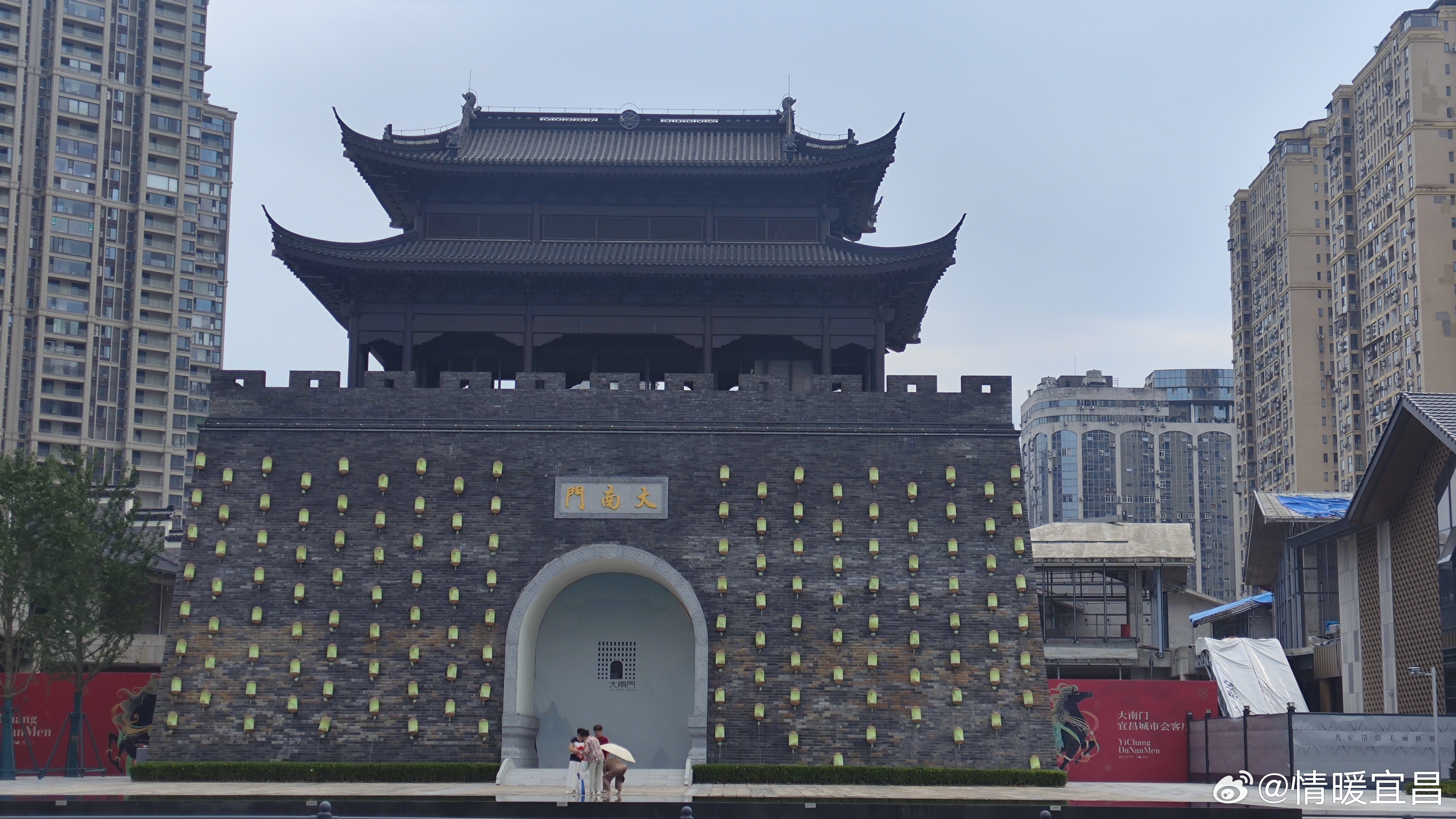 晨骑滨江，见证葛洲坝新貌清晨薄雾轻笼江面，我沿滨江绿道缓缓骑行，赴一场与大江晨光
