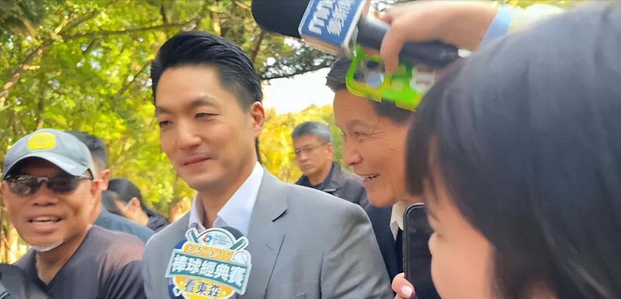 蒋万安出席经国音乐会避谈血缘关系 专注市政强调「今天不做明天后悔」

今年适逢蒋