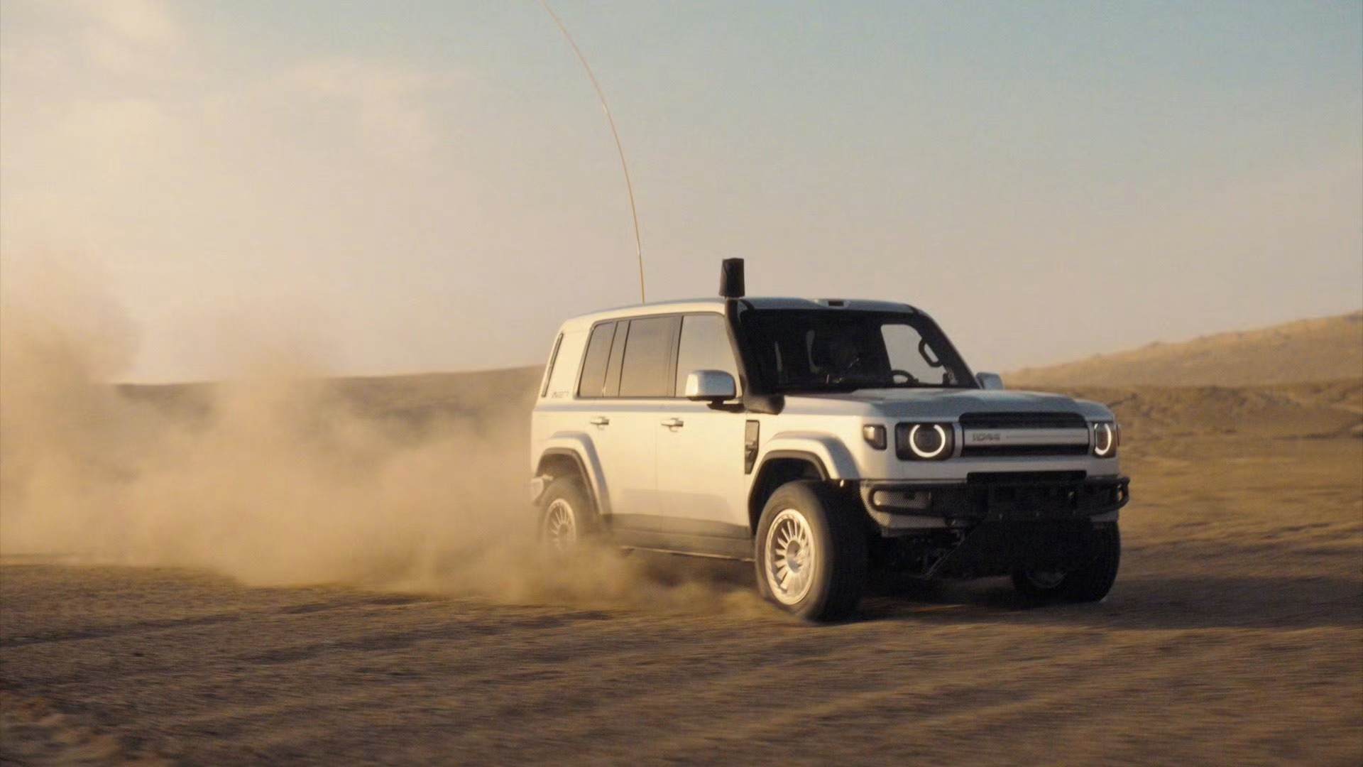 不带大梁能穿越N39吗 这个问题让中国新能源车回答了，作为塔克拉玛干最难的沙漠线