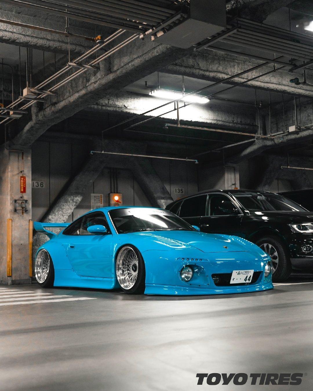 Old & New WideBody 保时捷911