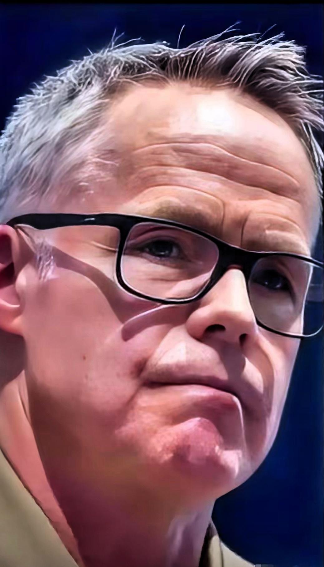 美伊战争进入第四天时

美国海军情报局局长布鲁克斯少将公布了一则令人震惊的消息。