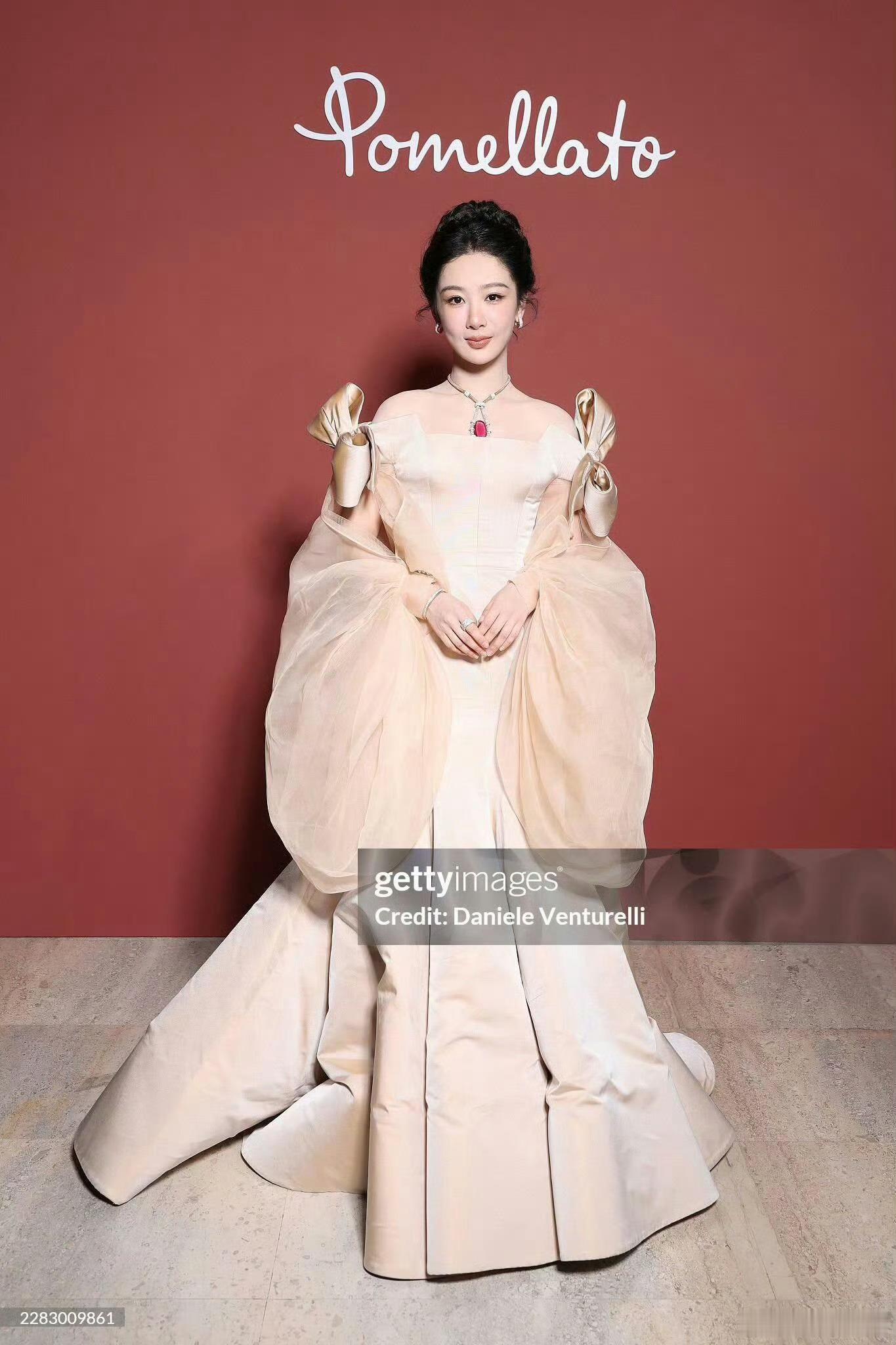 杨紫巴黎Pomellato展览生图G社拍的杨紫