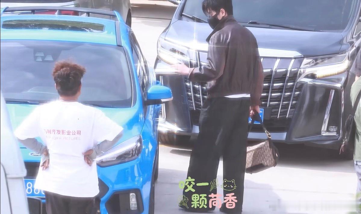 程队，今天帅的好炸呀，Dior Man  。丞磊