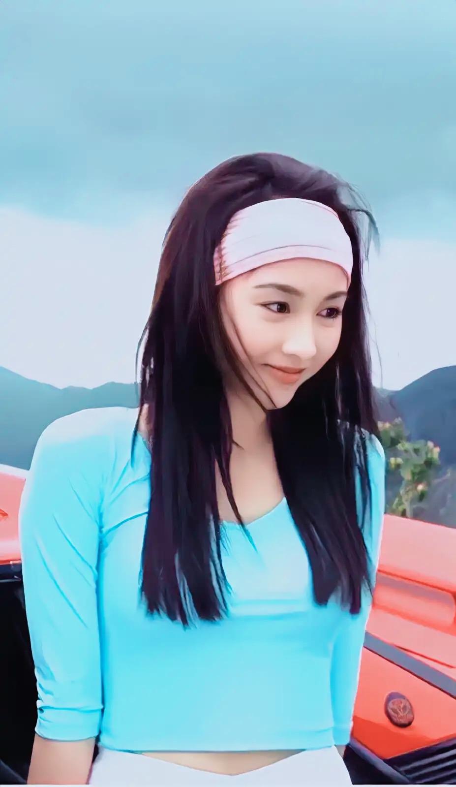 33岁嫁大15岁老公，黎姿的丈夫是香港富商马廷强，两人于2009年1月注册结婚，