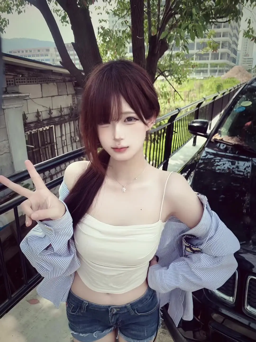 我可以不幸福 可以只是平静 甚至是有一点悲伤 都可以 但我真的不想再受伤害了.