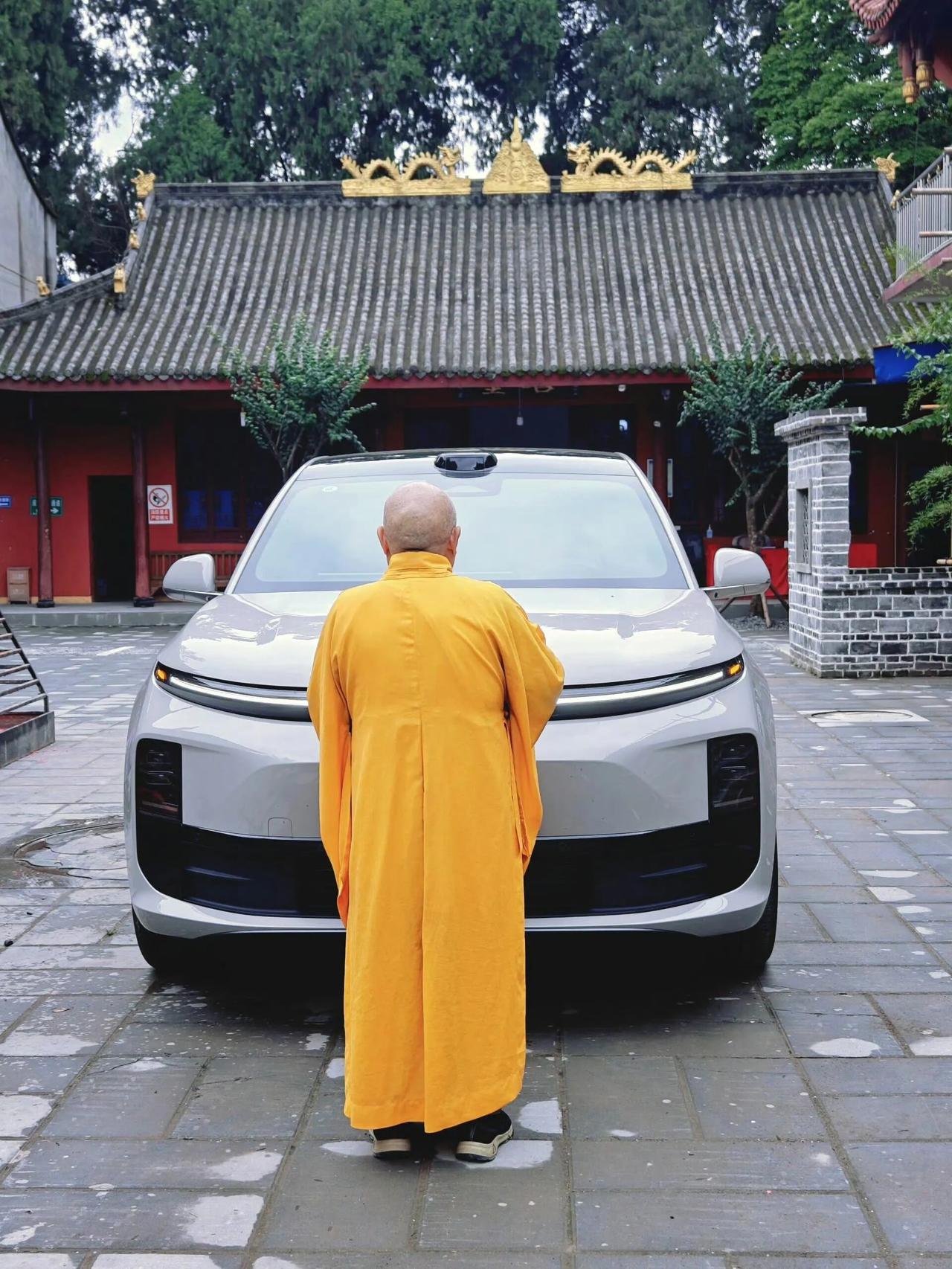 佛渡有元人

开光服务，500元一次……如果是一次性还可以，就是不知道每年用不用