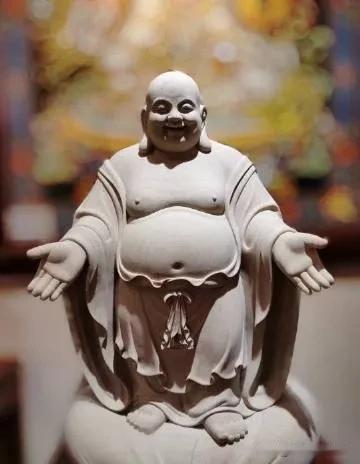 任何灵魂，被置于超过其承受阈值的重压之下，都可能生出裂痕。心理并非不败金身，它与