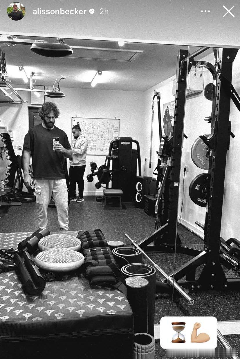 森爹，好想你[泪奔][泪奔][泪奔]利物浦利物浦买人了吗 ​​​