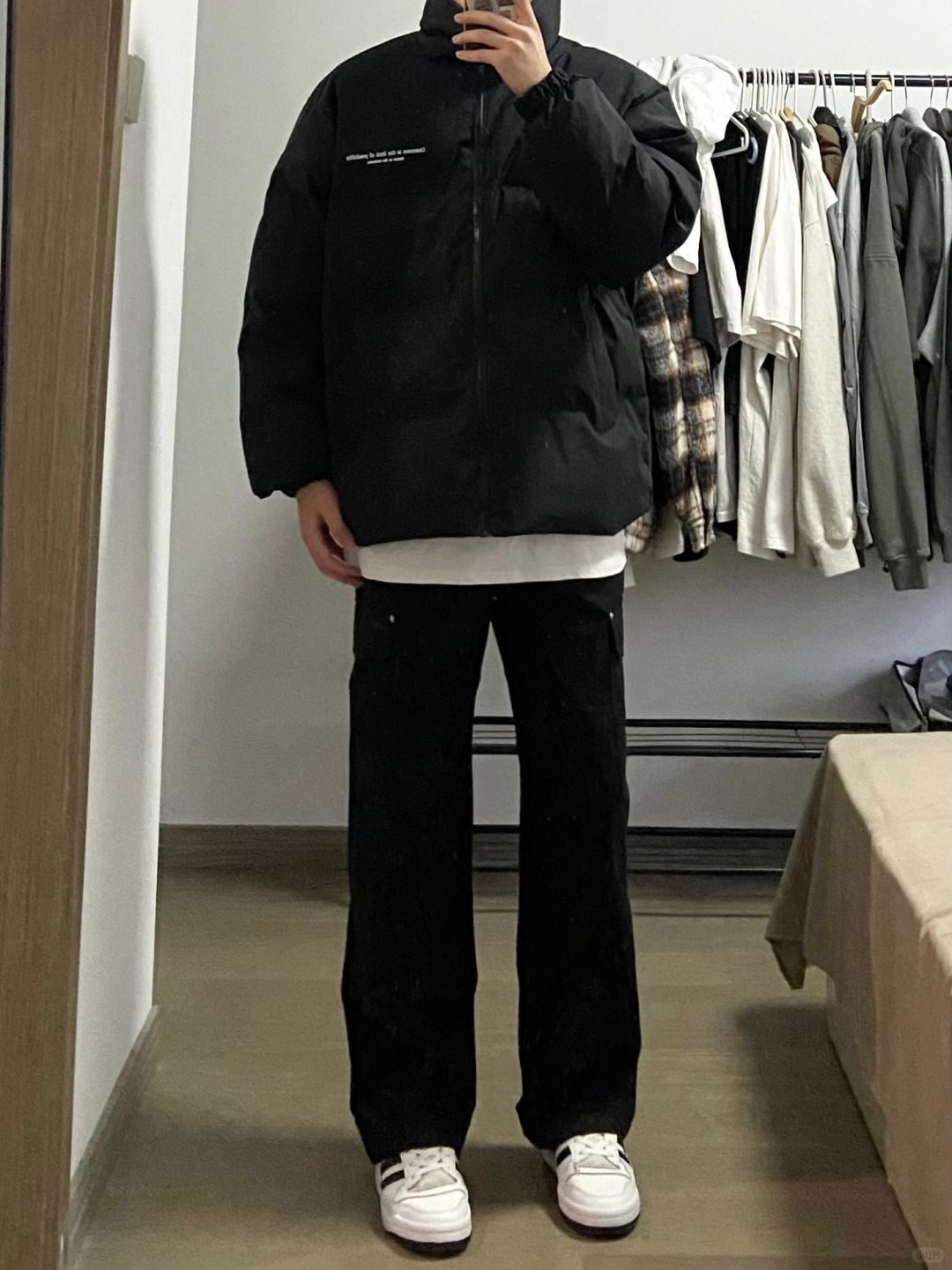 男生冬季穿搭｜黑色基础棉服➕黑色工装裤！