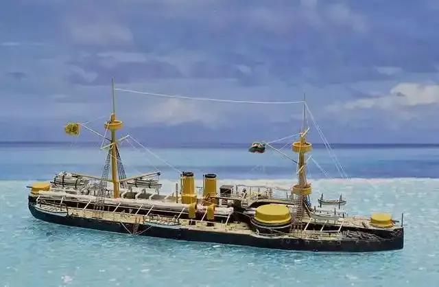 镇远舰是北洋水师两艘铁甲舰之一，另外一艘为定远舰。吉野号是日本联合舰队最强的一艘