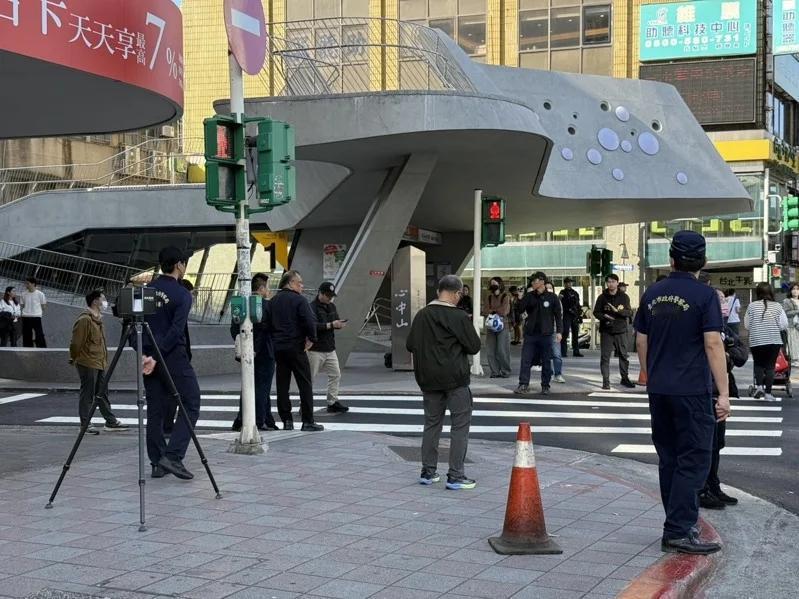 台北随机杀人案爆发后，台中男子扬言再杀1000多人，警方介入调查
“张文是我的哥