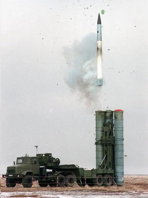 印媒称4套S400导弹就能把半个巴基斯坦封锁！巴基斯坦上空330公里变成禁飞区，