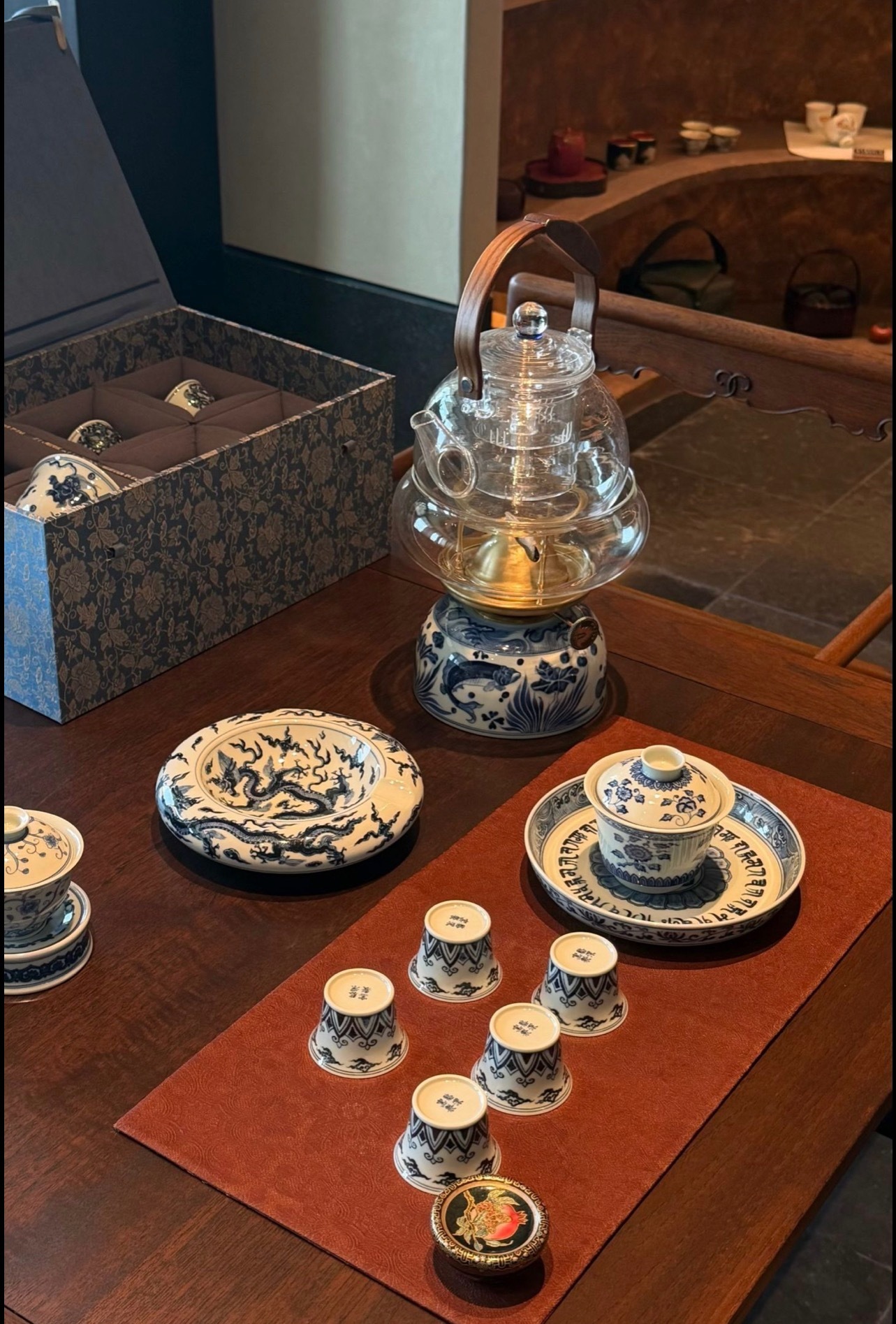 茶道  人间步履匆忙，一盏清茶定心，慢里自有微光。 