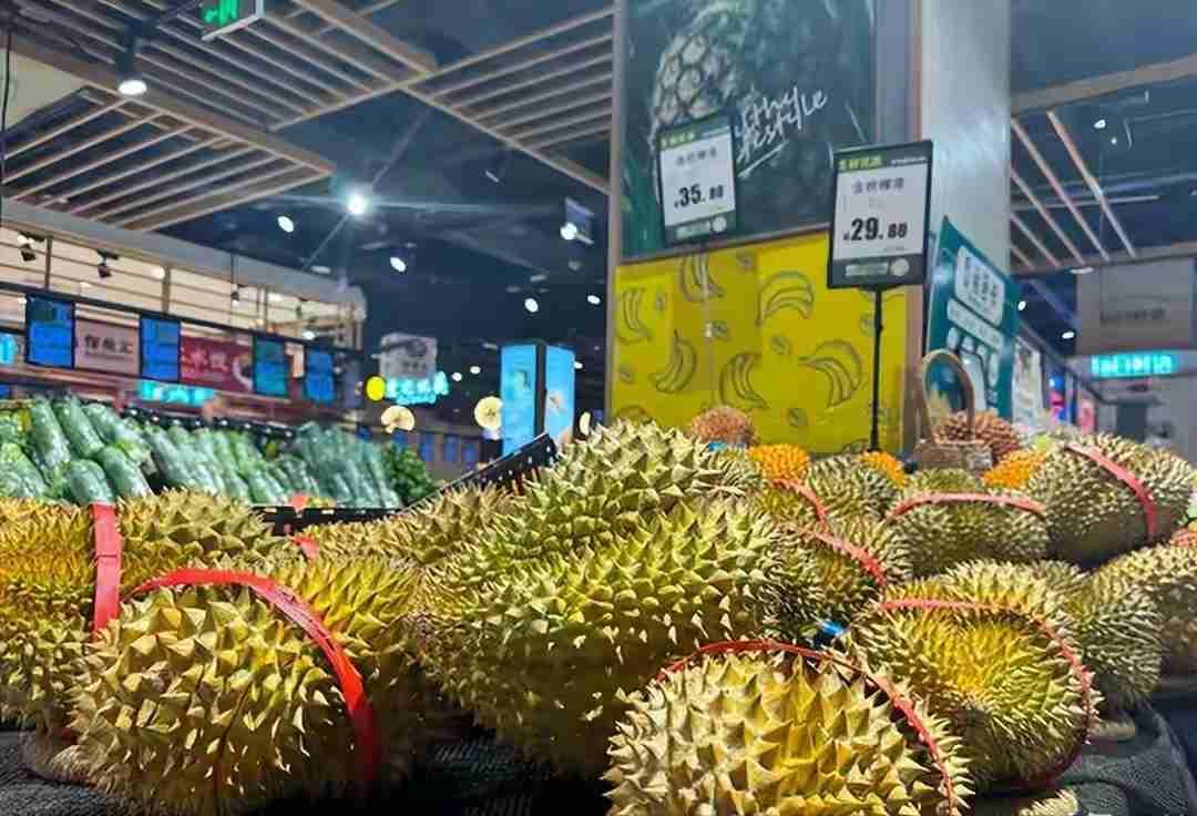 这个五一最大的礼物就是榴莲价格腰斩，海南国产榴莲入市，越南榴莲抢走泰国30%的份