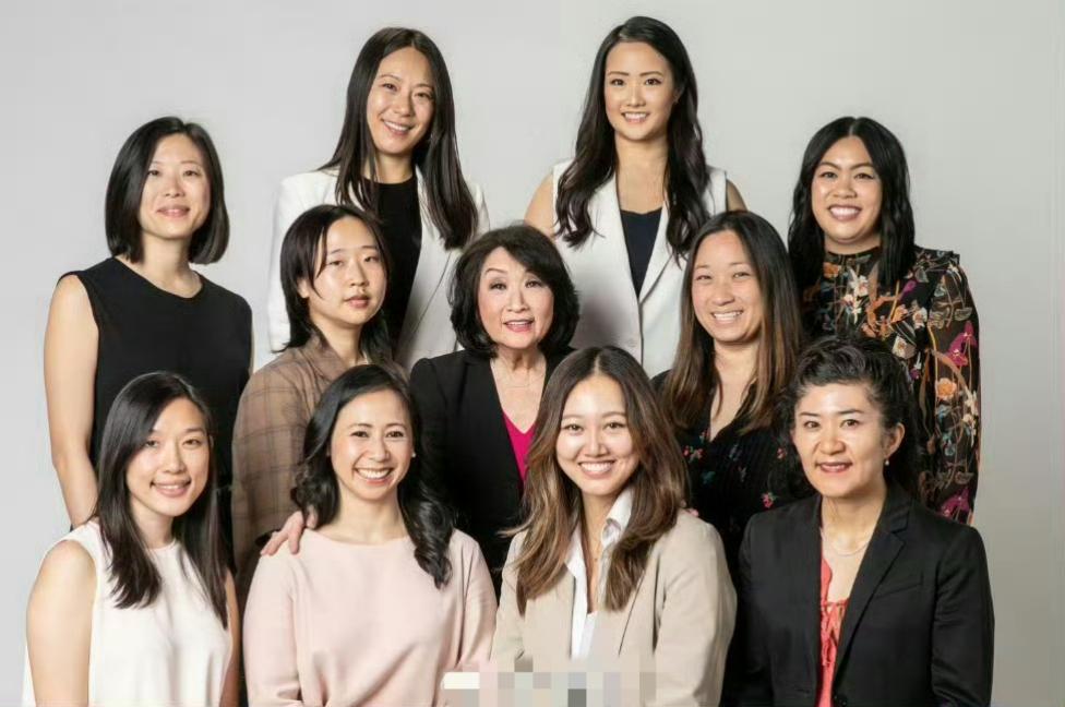 美国核心科技譬如航天这些，鲜有华裔面孔。而新闻传播、文字工作这些却很多华裔，为啥