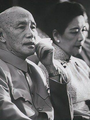 灵柩悬置半世纪难归故土，两蒋归葬为何成岛内政治牺牲品
 
2026年，蒋介石、蒋