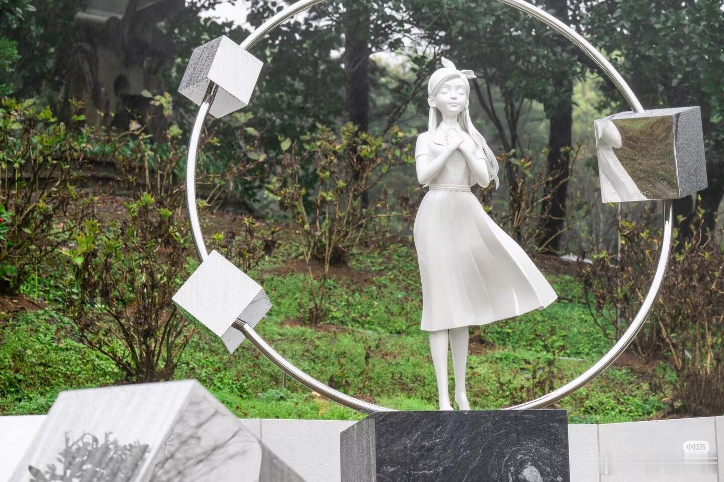 大S雕像 感觉没多久，但时间跑得好快，姗姗，你还好吗？我们都很想你！！！ 