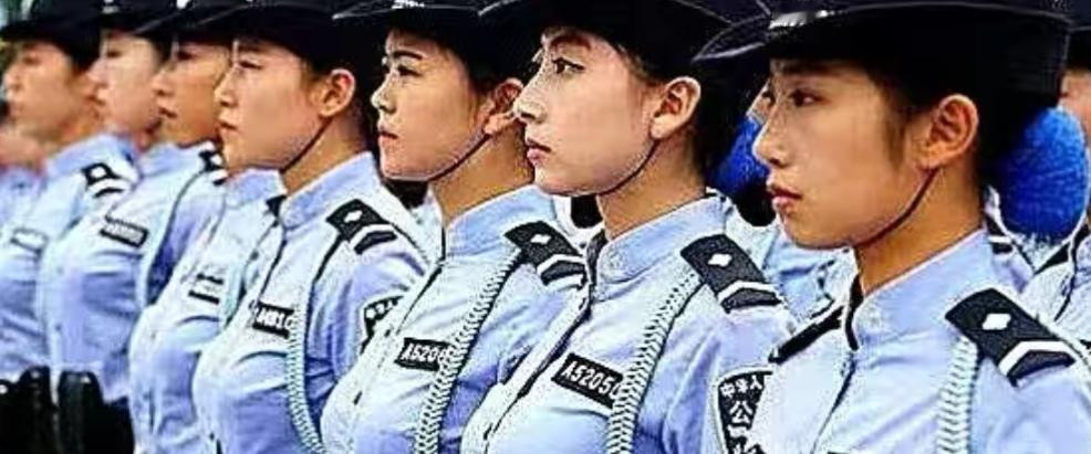 辅警层级评定，‌学历和工龄权重因评定阶段而异‌！

初始层级评定，学历权重更大‌