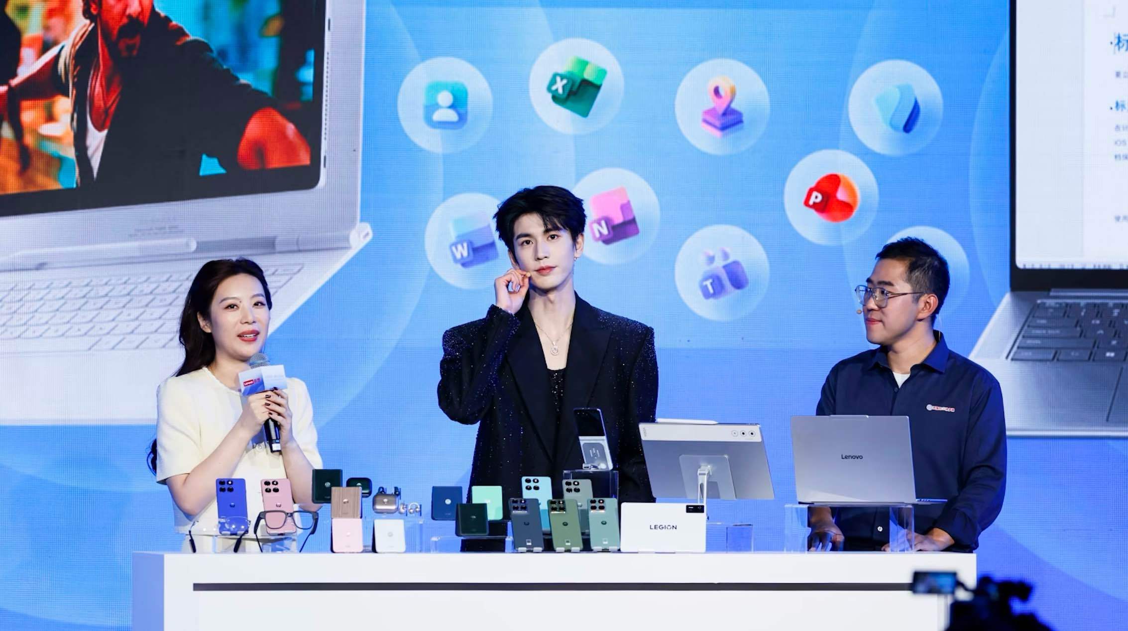 张凌赫的手机也在减重张凌赫的天禧AI 一体多端 张凌赫的减负小秘密藏不住了！mo