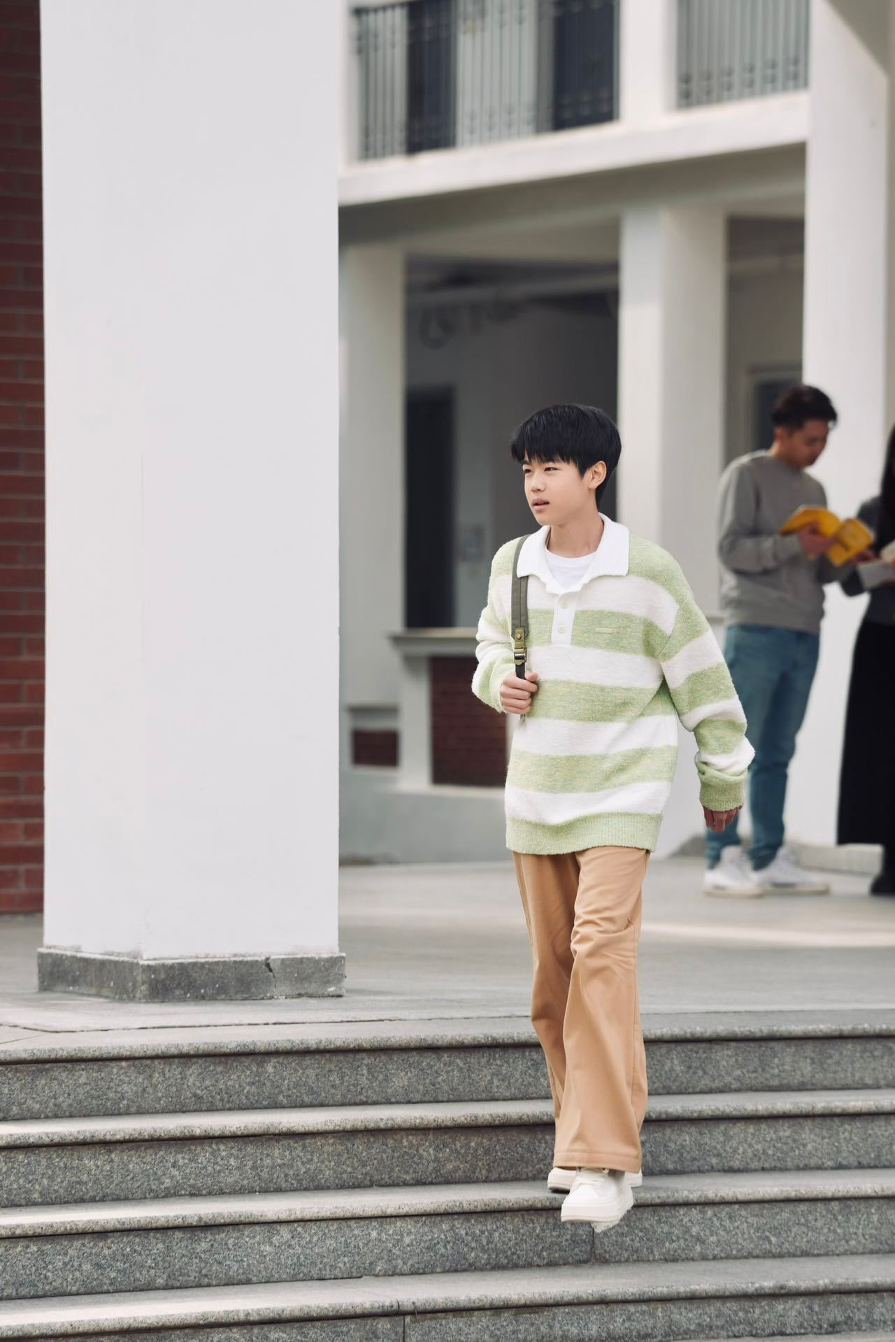 韩昊霖喊话聂曦光大胆追爱 歌声里藏着的都是对姐姐的关爱！韩昊霖这次弹唱喊话，让姜