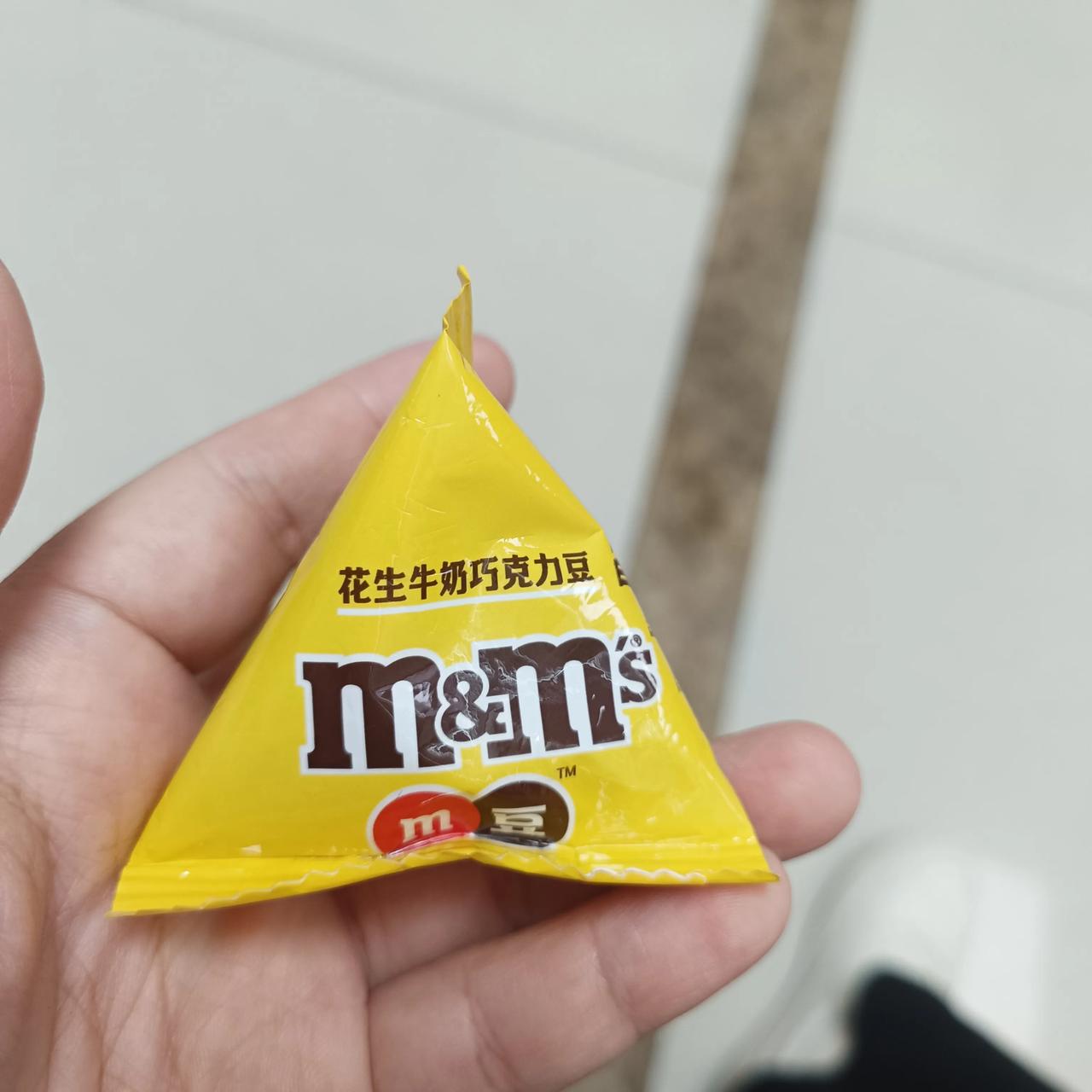 我后悔吃M豆了，自从吃M豆以后，天天咳嗽，狂咳嗽不止，没日没夜的，现在专门来医院