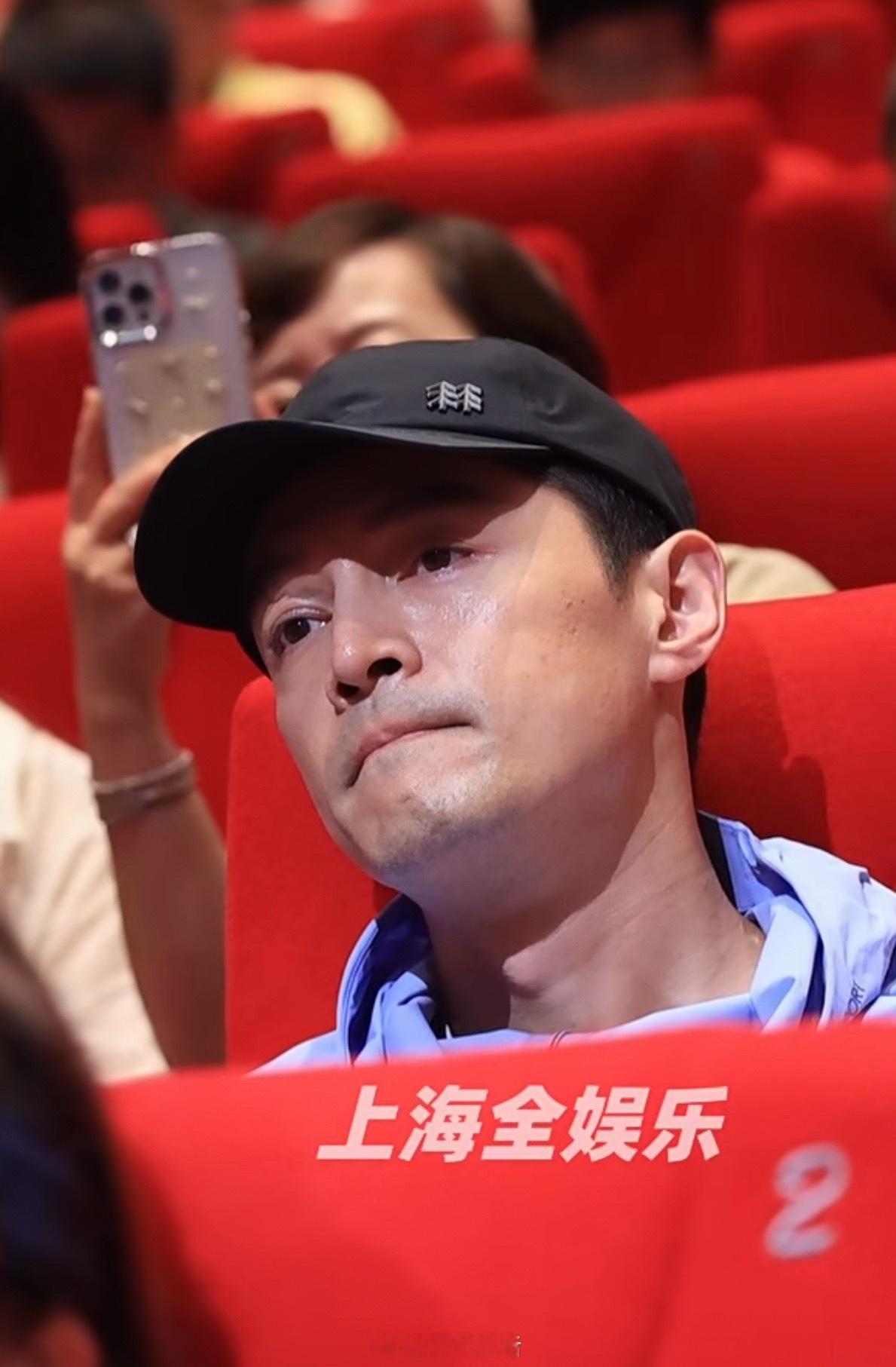 胡歌好有故事感的一张脸 