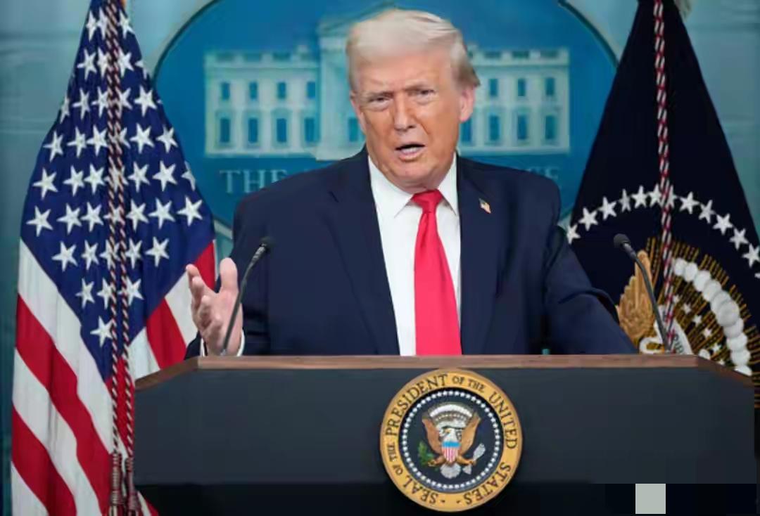 美国可以“非常容易的”夺取伊朗的石油。据《华尔街日报》爆料，他在白宫复活节午餐会