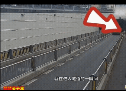 提个醒：
现在的年轻人一刻也离不开手机，不论走路还是骑车，不管吃饭还是上厕所。