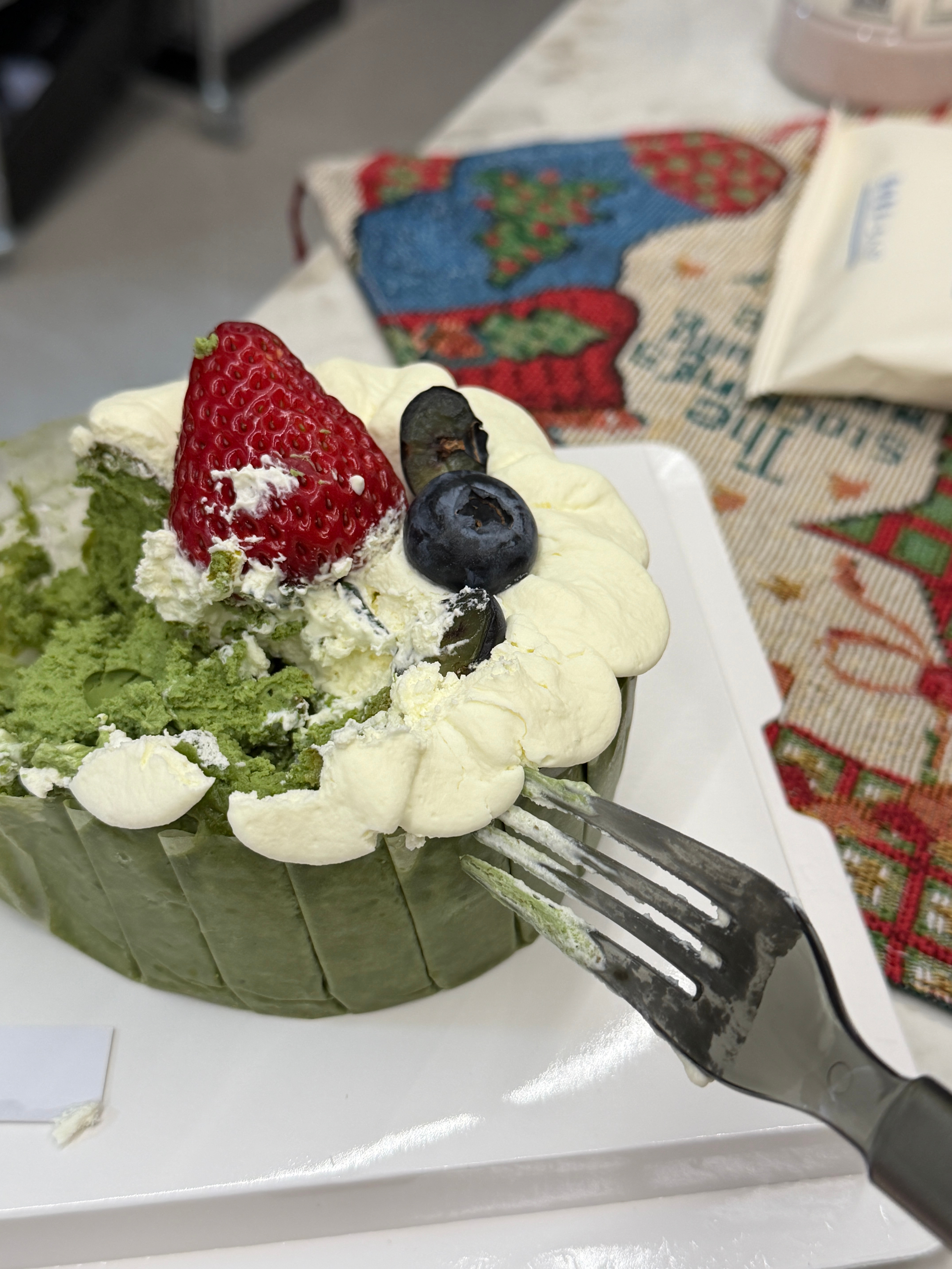 1.22天气阴 手机震动收到你的来信，我划掉写下，今天天气晴 