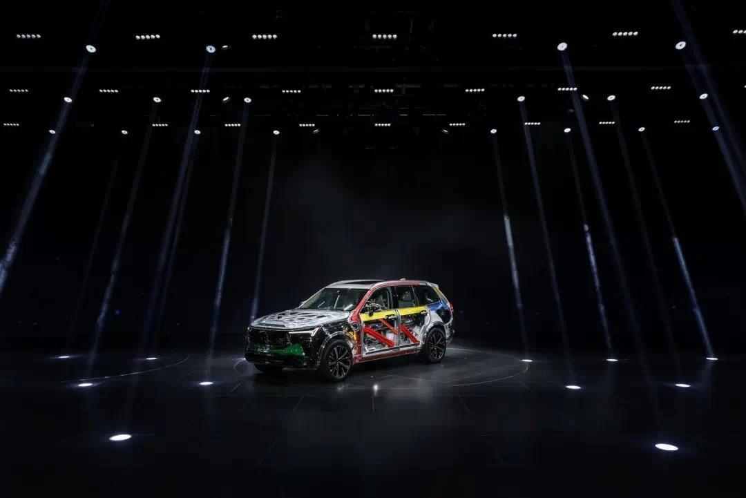 别跟沃尔沃全新XC90谈“安全让步”，这才是豪华品牌该有的倔强。

大家对于沃尔