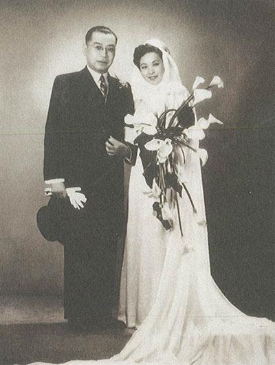 1939年，刘海粟赴南洋举办义赈画展，募集抗日救国款。随着钱越筹越多，留守上海的
