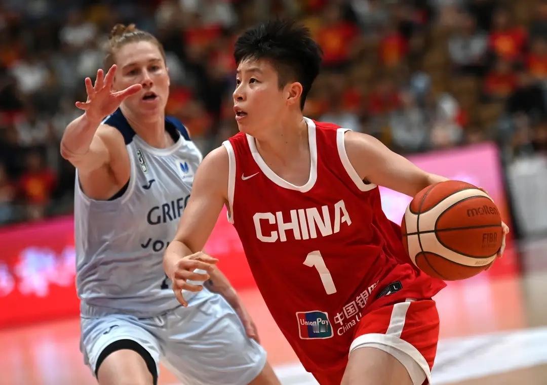 如果只是锻炼纯新人，中国女篮邀请尤文图特女篮俱乐部作为对手到也可以！（从昨晚来看
