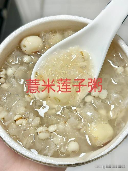 平常生活中，也有糖友需要的主食，以下是我听公园里的阿姨们说的。

1.玉米面馒头